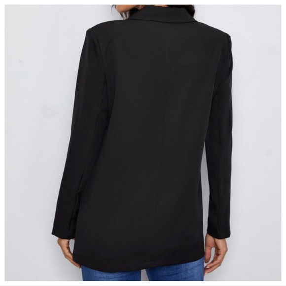 Made in Italy Hottest Trend Blazer with shoulder pads - Picture 7 of 8